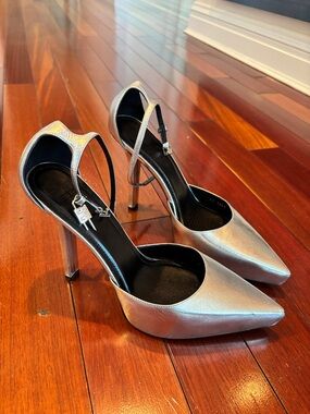 Givenchy G-Lock Pointed Toe Platform Pump in Metallic Silver